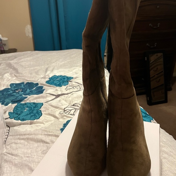 Ashley Stewart’s Camel Taupe boots 11w - Picture 2 of 5